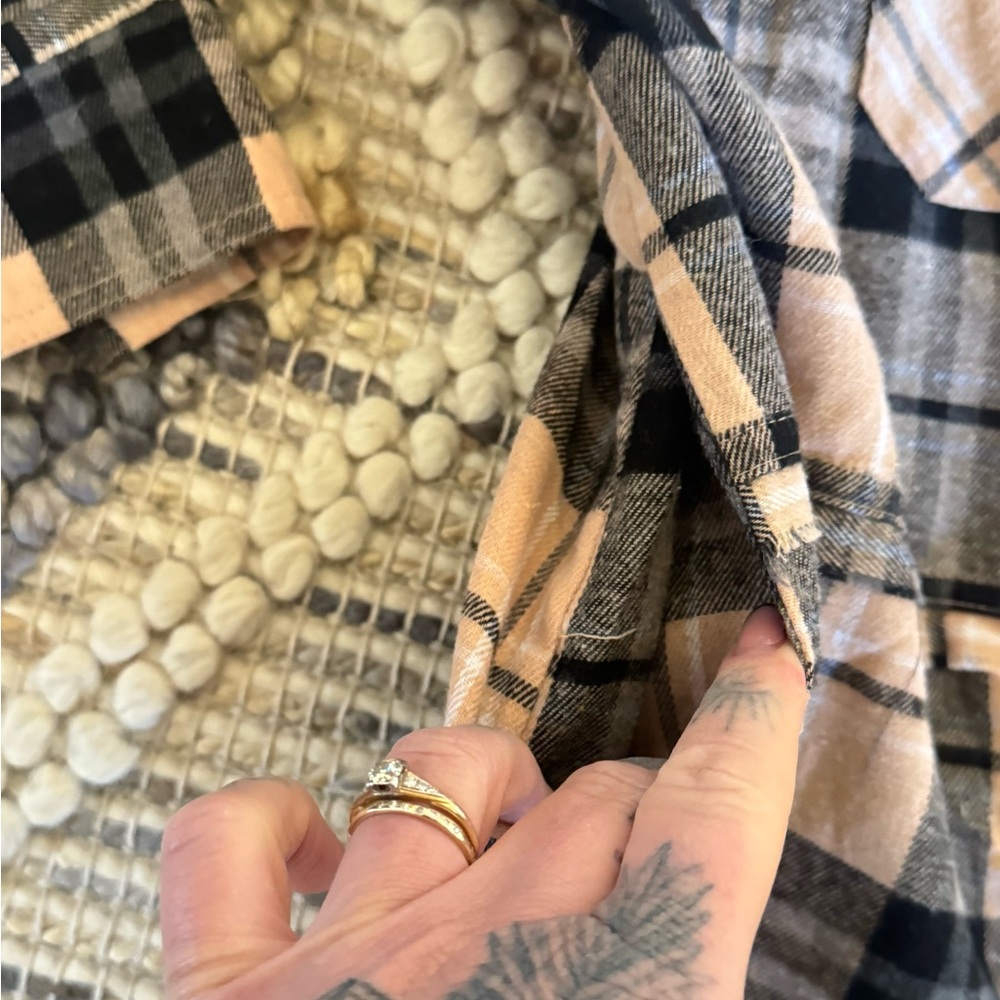 Oli & Hali Plaid Oversized Flannel - Picture 5 of 10